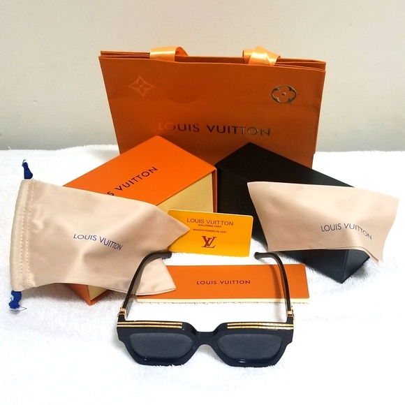Louis Vuitton Other - 1.1 millionaires Sunglasses
